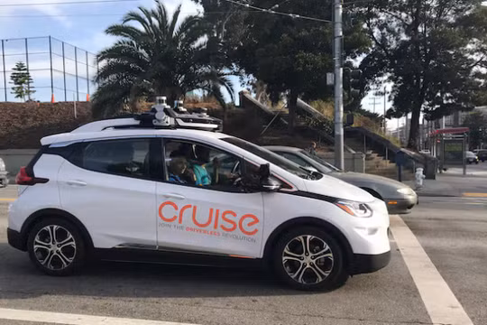 Một chiếc xe tự lái Cruise, thuộc sở hữu của General Motors Corp. Ảnh: Reuters.