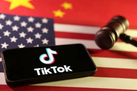 Hàng loạt người dùng TikTok tại Mỹ đang đổ xô sang các ứng dụng thay thế. Ảnh: Reuters.