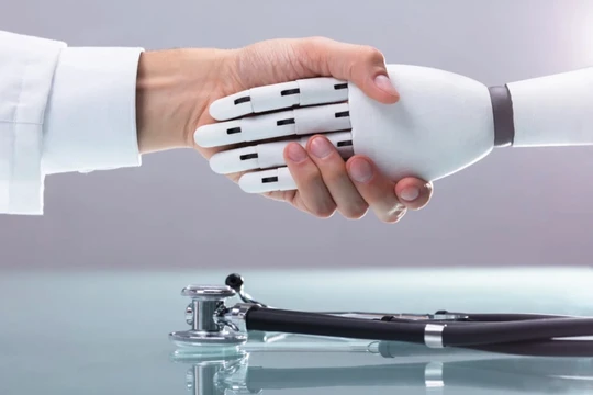 Áp dụng AI trong chăm sóc sức khoẻ: Tiềm năng và thách thức
