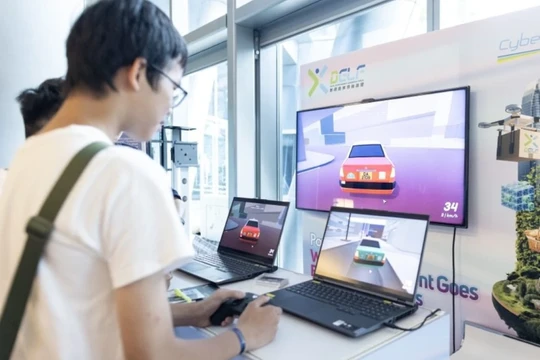 Bộ trưởng Tài chính Hồng Kông Paul Chan cho biết chính phủ đang “tích cực hỗ trợ phát triển giải trí số” (Ảnh: Handout)