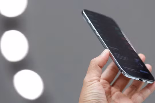 Mẫu máy iPhone Air mới của nhà Táo. Ảnh: Reuters.