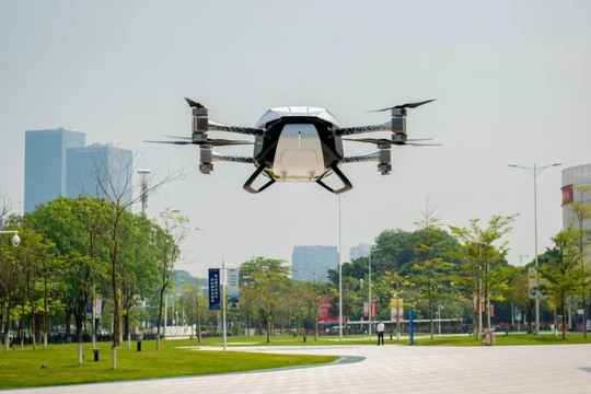 Mẫu ô tô bay Xpeng X2 được chụp ảnh tại Quảng Châu. Ảnh: SCMP