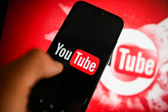 Google đã công bố tính năng "tặng quà" mới trên YouTube tương tự như TikTok. Ảnh: Business Insider.