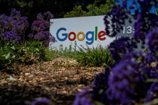 Google là 1 trong 4 công ty được Bộ quốc phòng Mỹ hợp tác. Ảnh: Reuters.