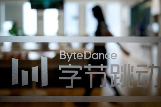 Logo ByteDance được nhìn thấy tại văn phòng công ty ở Thượng Hải, Trung Quốc (Ảnh: Reuters)
