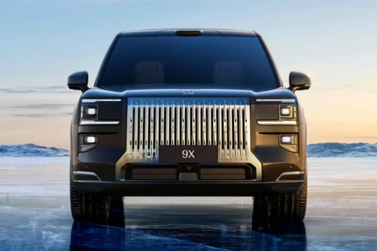 Mẫu xe hybrid đầu tiên của Zeekr, SUV 9X, đã được ra mắt tại Triển lãm ô tô Thượng Hải. Ảnh: SCMP.