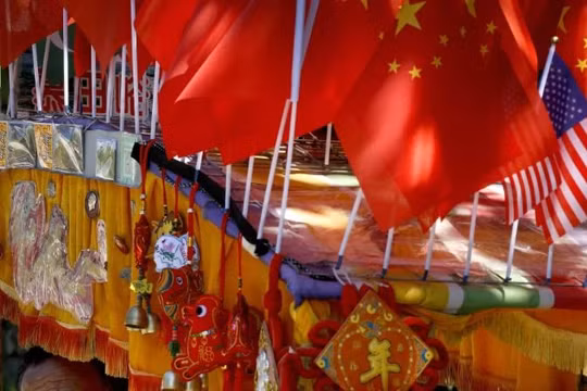 Thuế quan của ông Donald Trump đối với hàng hóa Trung Quốc đang giáng một đòn mạnh vào hoạt động kinh doanh của các thương gia thương mại điện tử xuyên biên giới. Ảnh: SCMP.