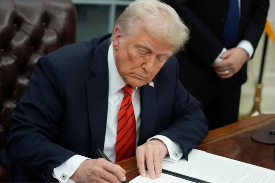 Theo Tổng thống Donald Trump, mục tiêu của Quỹ dự trữ tiền điện tử là "nâng tầm ngành công nghiệp quan trọng này sau nhiều năm bị chính quyền tiền nhiệm trấn áp". Ảnh: Bloomberg.