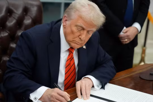 Theo Tổng thống Donald Trump, mục tiêu của Quỹ dự trữ tiền điện tử là "nâng tầm ngành công nghiệp quan trọng này sau nhiều năm bị chính quyền tiền nhiệm trấn áp". Ảnh: Bloomberg.