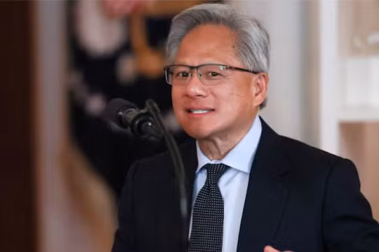 Tổng giám đốc điều hành NVIDIA Jensen Huang tham dự sự kiện 'Đầu tư vào nước Mỹ' do Tổng thống Mỹ Donald Trump tổ chức tại Washington. ẢNh: Reuters.