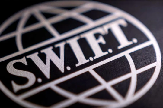 SWIFT đang nỗ lực cải tổ dựa trên blockchain. Ảnh: Reuters.