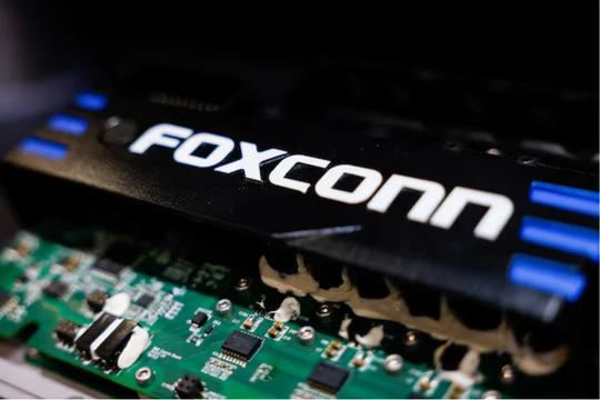 Hệ thống truyền động xe điện hai bánh của Foxconn được trưng bày tại ngày hội công nghệ thường niên của Foxconn ở Đài Bắc, Đài Loan. Ảnh: Reuters.