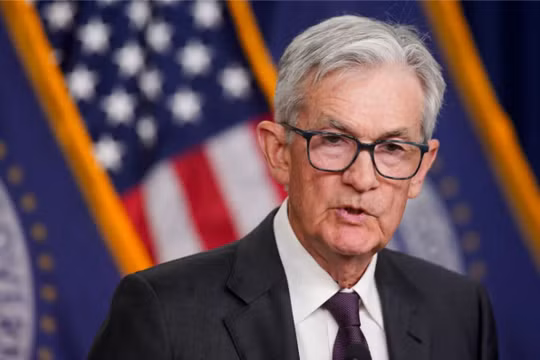 Chủ tịch Cục Dự trữ Liên bang Jerome Powell tuyên bố ngân hàng trung ương sẽ giữ nguyên lãi suất lần thứ hai trong năm nay. Ảnh: Fortune.