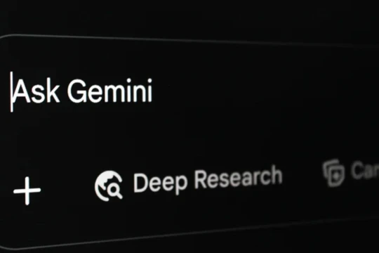 Chatbot Gemini cũng cảm thấy tự ti. Ảnh: BGR.