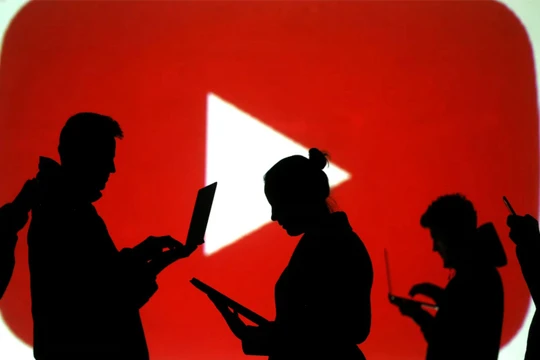 YouTube đặt cược vào AI cho tương lai của doanh nghiệp. Ảnh: Reuters.