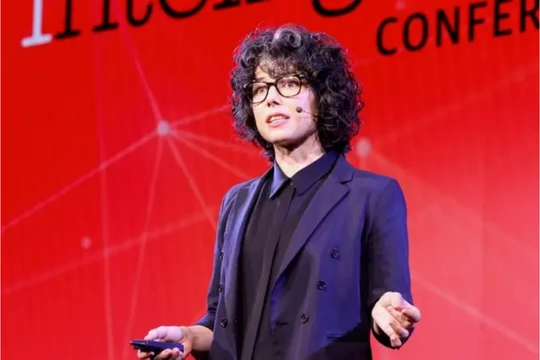 Chủ tịch Signal - bà Meredith Whittaker (Ảnh: Business Insider)