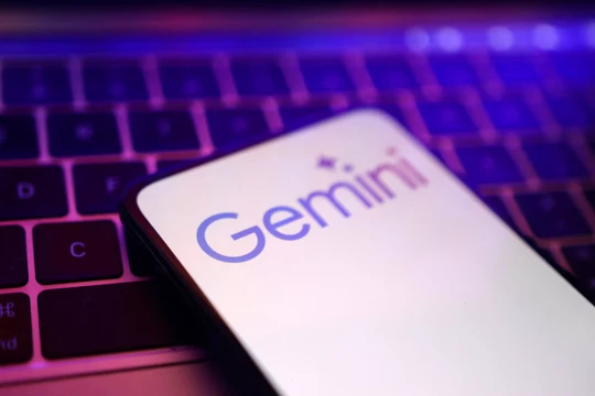Google chính thức tích hợp Gemini vào trình duyệt Chrome. Ảnh: Reuters.