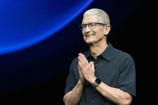 Tổng giám đốc điều hành Apple - Tim Cook phát biểu trong sự kiện “It's Glowtime” của công ty tại Cupertino, California (Ảnh: SCMP)