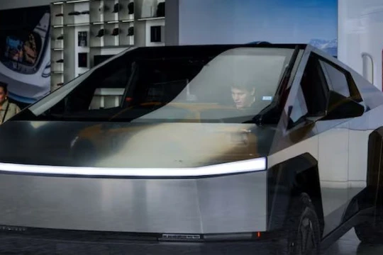 Tesla ra mắt mẫu xe Cybertruck mới. Ảnh: Reuters. 