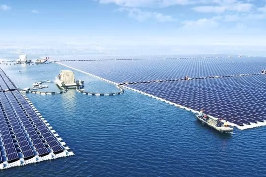 Trang trại điện mặt trời nổi trên mặt nước. Nguồn: Futurism