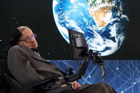 Stephen Hawking (ảnh: Yahoo) 