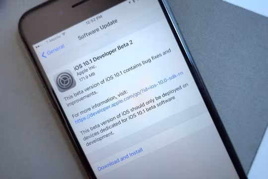 iOS 10.2.1 sửa lỗi iPhone 6S tự tắt nguồn