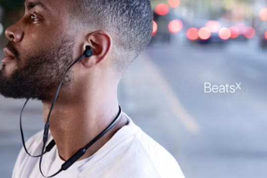 Hai ngày nữa, Apple mở bán tai nghe BeatsX