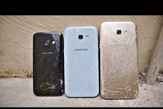 Thử độ bền Galaxy A3, A5, A7 2017: Rất dễ vỡ!