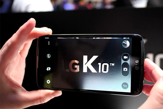 Cận cảnh smartphone LG K10 phiên bản 2017