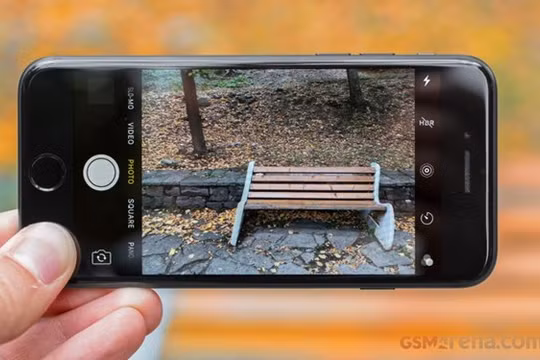 Sharp cung cấp màn hình OLED cho iPhone