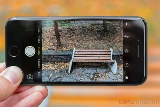 Sharp cung cấp màn hình OLED cho iPhone