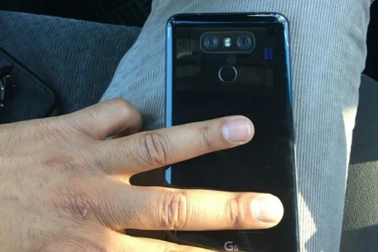 Hình ảnh được cho là ảnh thực tế của chiếc LG G6 sắp ra mắt.