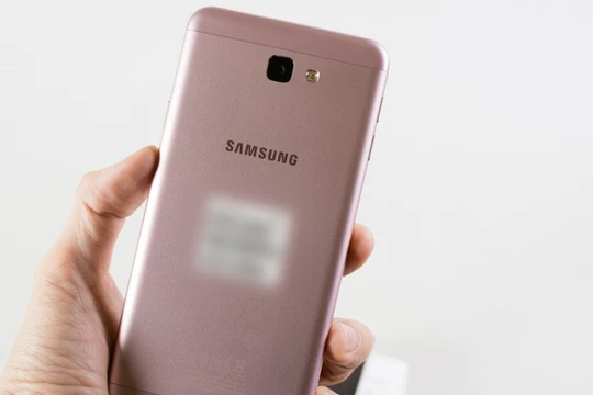 Galaxy J5 Prime và J7 Prime hồng vàng lên kệ