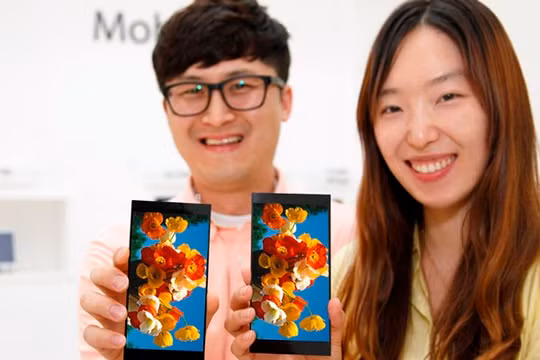 Panel màn hình hỗ trợ độ phân giải QHD+ tỷ lệ khung hình 18:9 được LG hướng đến phân khúc smartphone cao cấp vừa ra mắt.