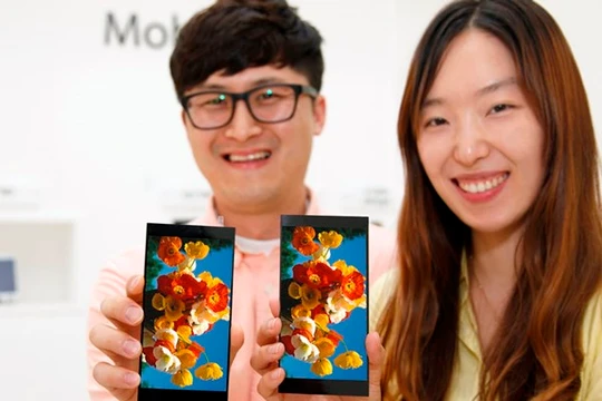 Panel màn hình hỗ trợ độ phân giải QHD+ tỷ lệ khung hình 18:9 được LG hướng đến phân khúc smartphone cao cấp vừa ra mắt.