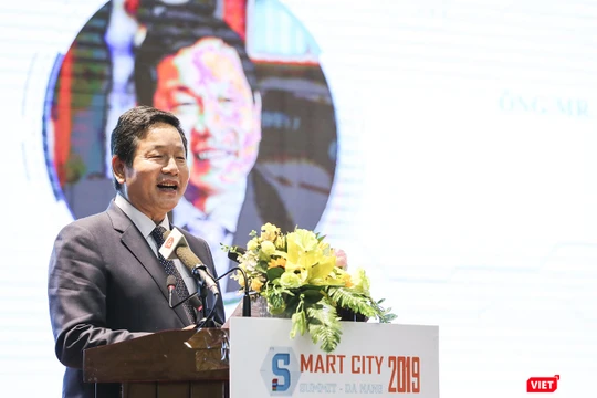 Ông Trương Gia Bình-Chủ tịch VINASA phát biểu tại sự kiện hội nghị thượng đỉnh TP thông minh 2019 - Smart City Summit 2019 lần thứ 3 diễn ra tại Đà Nẵng 
