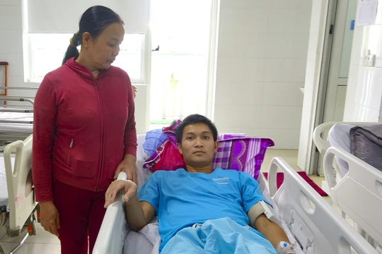 Bệnh nhân Lê Phước K đang điều trị tại Bệnh viện Đà Nẵng (ảnh Bệnh viện Đà Nẵng cung cấp)