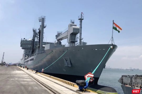 Tàu hậu cần Shakti tại Cảng Tiên Sa trong khuôn khổ chuyến thăm của của đội tàu Hải quân Ấn Độ đến Đà Nẵng là vào tháng 5/2018.