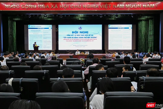 Sáng ngày 5/6, UBND TP Đà Nẵng đã tổ chức Hội nghị Tổng kết 10 năm thực hiện Đề án “Xây dựng Đà Nẵng - Thành phố Môi trường” nhằm rà soát, đánh giá những thành tựu và hạn chế trong quá trình thực hiện Đề án.