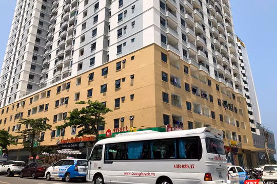 Mặc dù đã gần giữa tháng 4/2019, nhưng việc tháo dỡ các hạng mục sai phép tại công trình Tổ hợp khách sạn và căn hộ cao cấp Mường Thanh Sơn Trà vẫn "án binh bất động".