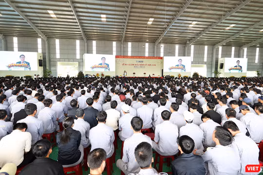 Ông Trần Bá Dương, Chủ tịch HĐQT THACO đọc thông điệp đầu năm tạo động lực để THACO phát triển trong năm 2019 và tương lai.