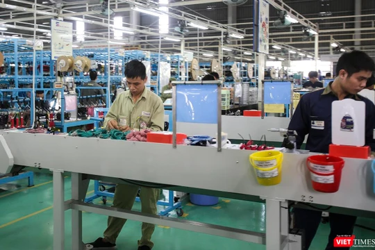 Công nhân ngành cơ khí với tỷ lệ có việc làm sau ra trường cao đang làm việc tại phân xưởng lắp ráp ô tô