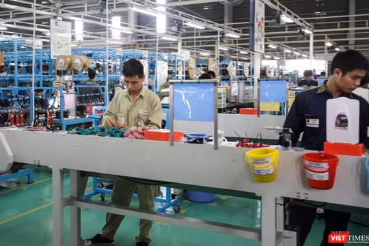 Công nhân ngành cơ khí với tỷ lệ có việc làm sau ra trường cao đang làm việc tại phân xưởng lắp ráp ô tô