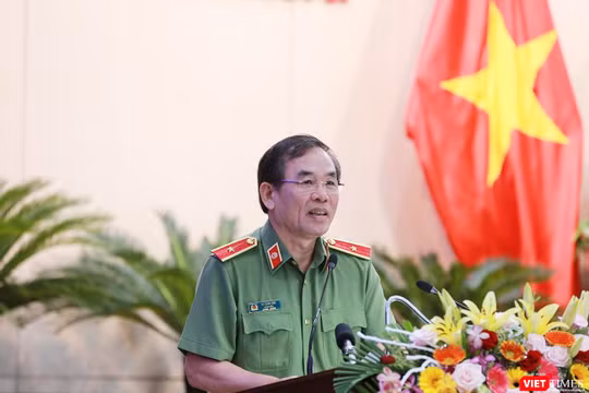 Thiếu tướng Vũ Xuân Viên-Giám đốc Công an TP Đà Nẵng trả lời chất vấn đại biểu HĐND tại phiên chất vấn diễn ra sáng 11/7