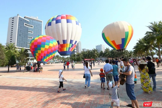 Tổng lượng khách đến tham quan, du lịch tại Đà Nẵng trong dịp nghỉ lễ 30/4 và 01/5 đạt 383.144 lượt, tăng 7,76% so với cùng kỳ năm 2018