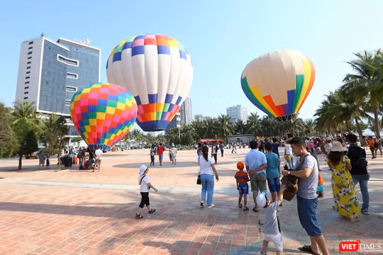 Tổng lượng khách đến tham quan, du lịch tại Đà Nẵng trong dịp nghỉ lễ 30/4 và 01/5 đạt 383.144 lượt, tăng 7,76% so với cùng kỳ năm 2018