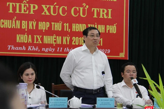 Ông Huỳnh Đức Thơ-Chủ tịch UBND TP Đà Nẵng tại buổi tiếp xúc cử tri diễn ra chiều ngày 11/6 tại UBDN quận Thanh Khê