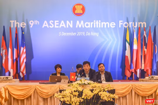 Vụ trưởng Vụ ASEAN Bộ Ngoại giao Vũ Hồ - Đại diện cho chủ nhà Việt Nam chủ trì phiên khai mạc