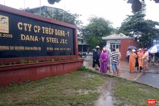 Một lần người dân bao vây nhà máy thép Dana-Ý.