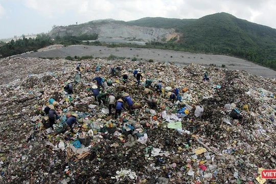Bãi rác Khánh Sơn (Đà Nẵng) đang quá tải